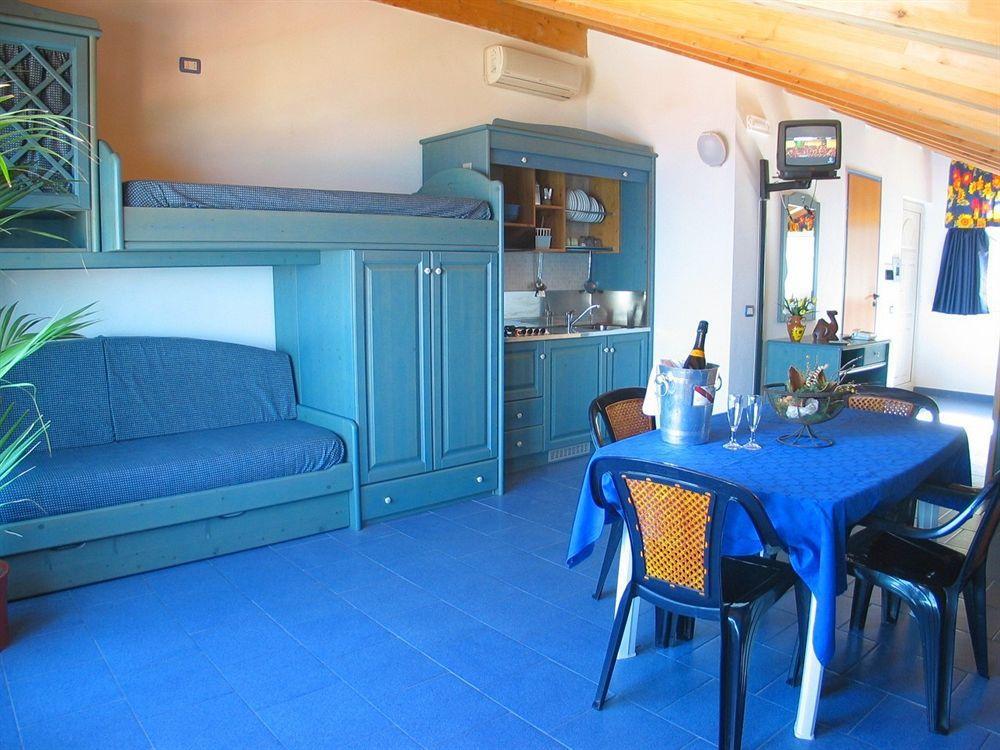 الشقق الفندقية مسينافي  Oasi Azzurra المظهر الخارجي الصورة