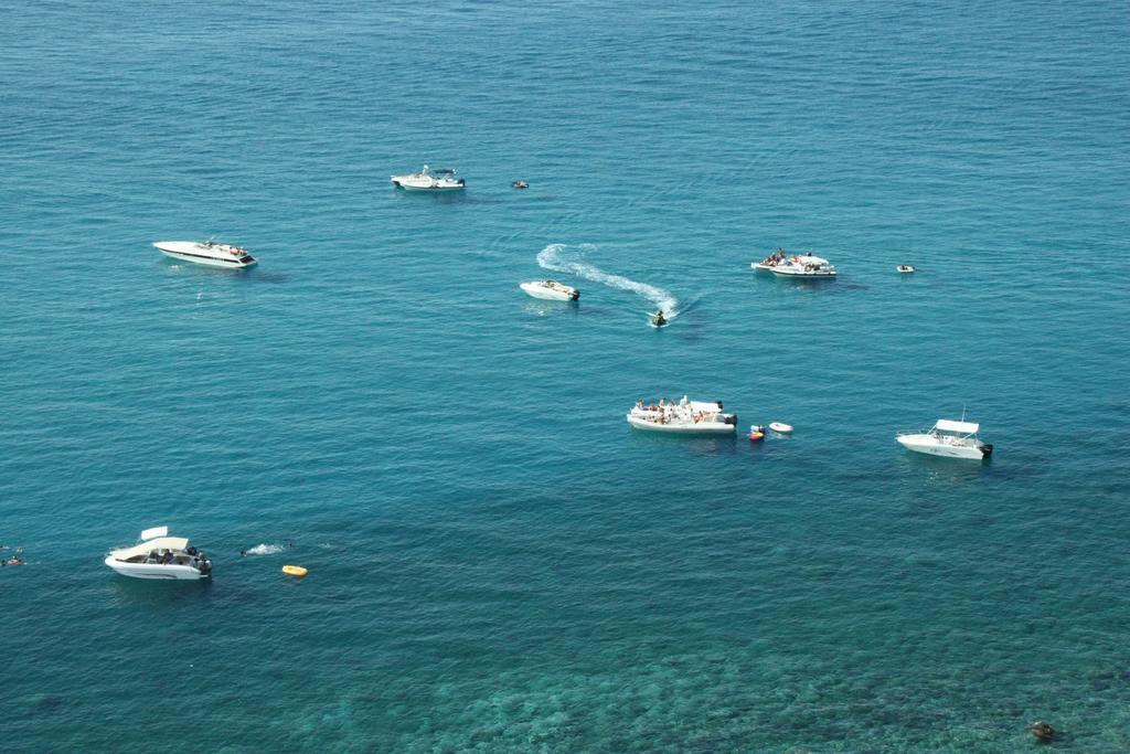 الشقق الفندقية مسينافي  Oasi Azzurra المظهر الخارجي الصورة